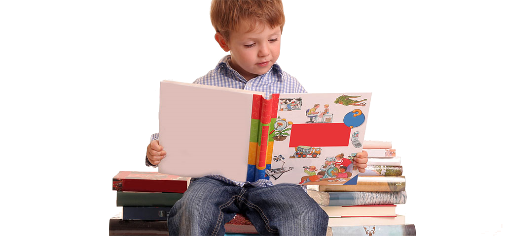 Мальчик читает  книгу на уроке ТРИЗ